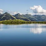 アパート Tirol