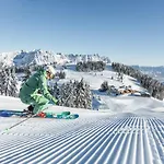 Tirol アパート